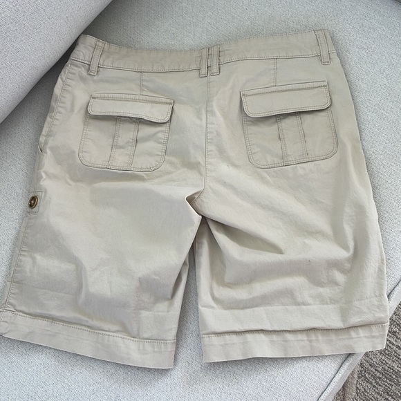 Low rise Burberry shorts - Picture 6 of 11